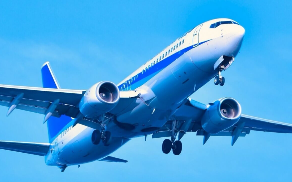 Mecha-Tokの航空券