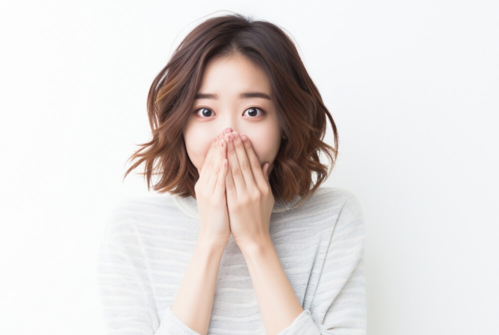 安さのあまり、驚く女性の写真